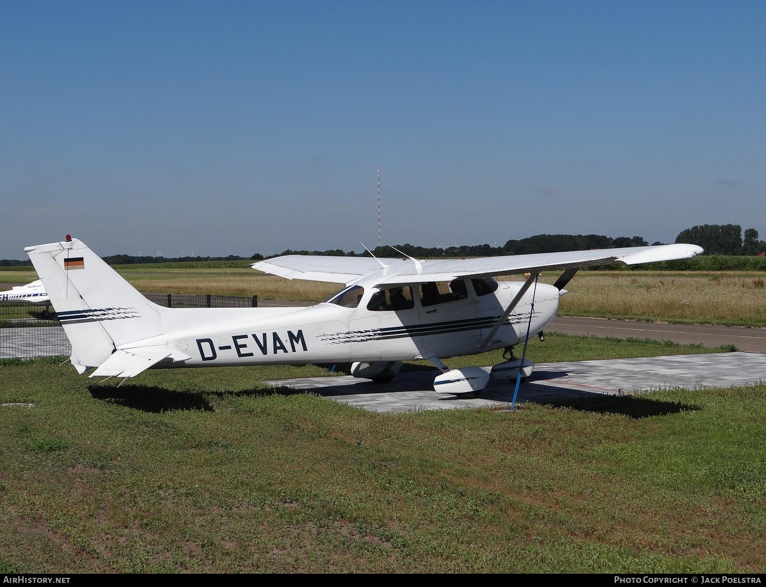 Aircraft Photo of D-EVAM | Cessna 172R Skyhawk | AirHistory.net #642224