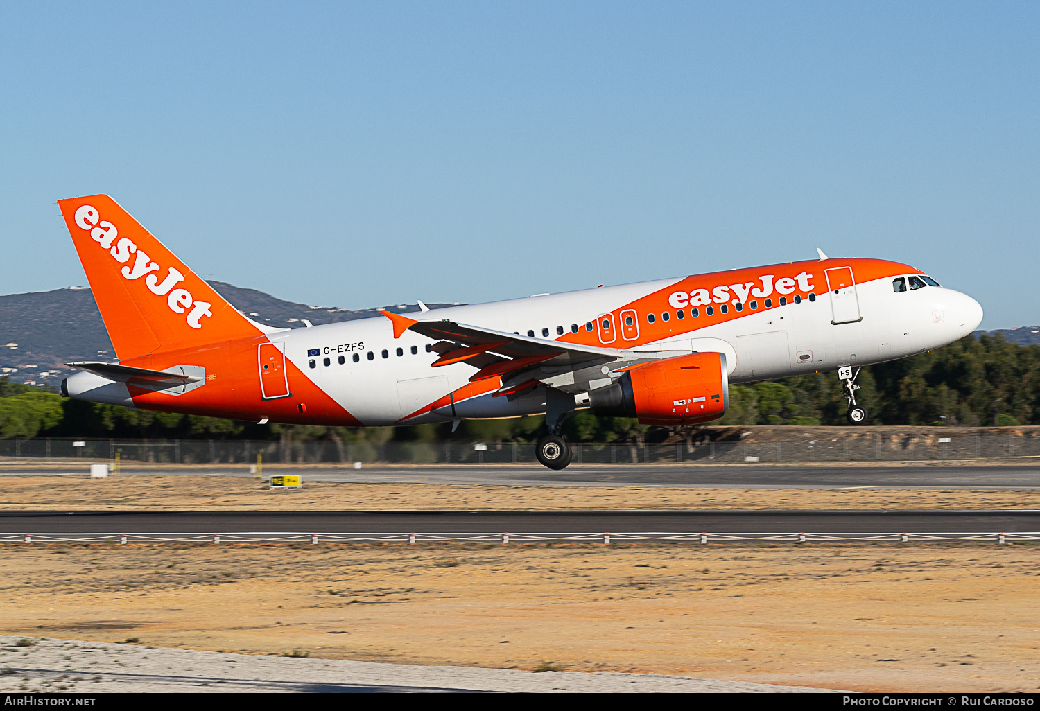 Aircraft Photo of G-EZFS | Airbus A319-111 | EasyJet | AirHistory.net #642234