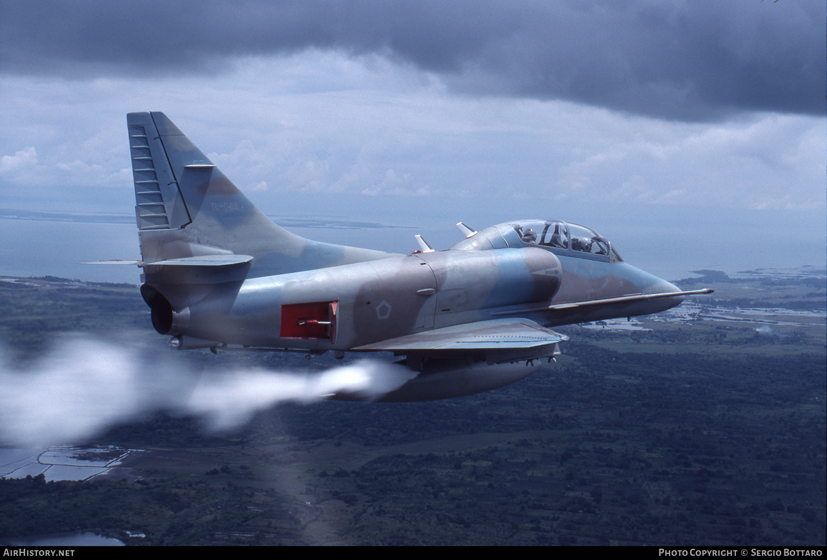 Aircraft Photo of TL-0419 | Douglas TA-4J Skyhawk | Indonesia - Air Force | AirHistory.net #642361