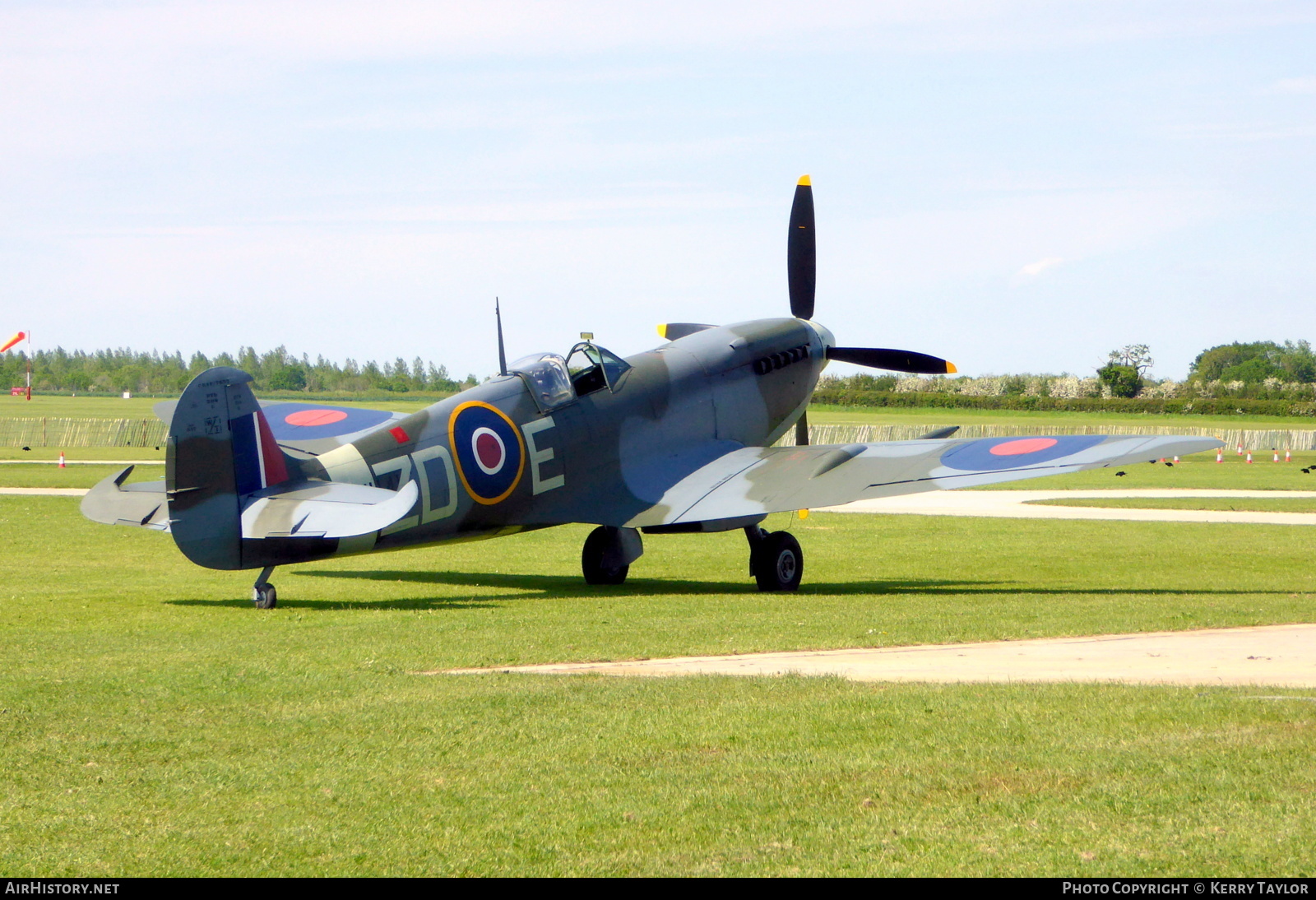 Aircraft Photo of G-AVDJ / MH415 | Supermarine 361 Spitfire LF9C | UK - Air Force | AirHistory.net #642386