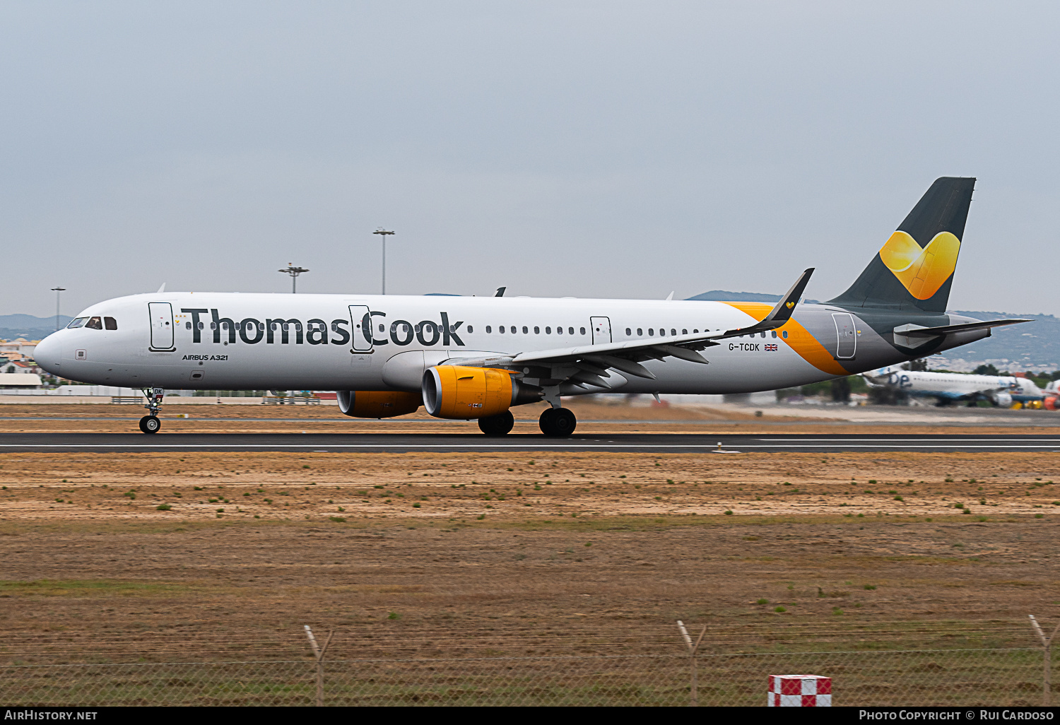 Aircraft Photo of G-TCDK | Airbus A321-211 | Thomas Cook Airlines | AirHistory.net #642426