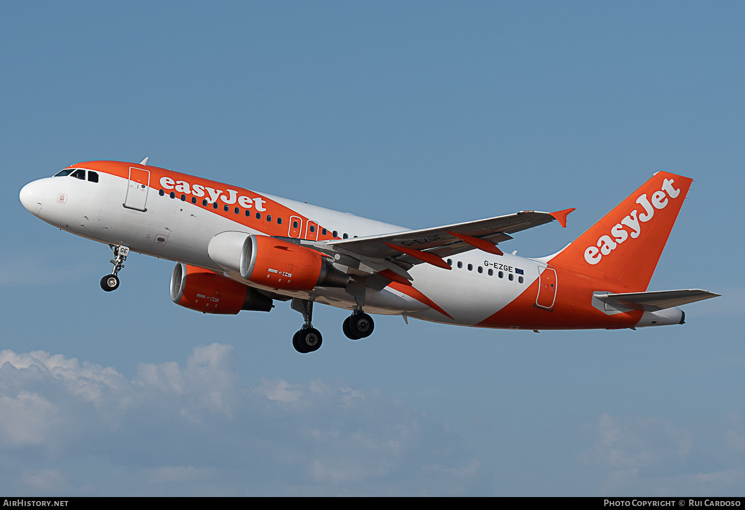 Aircraft Photo of G-EZGE | Airbus A319-111 | EasyJet | AirHistory.net #642448