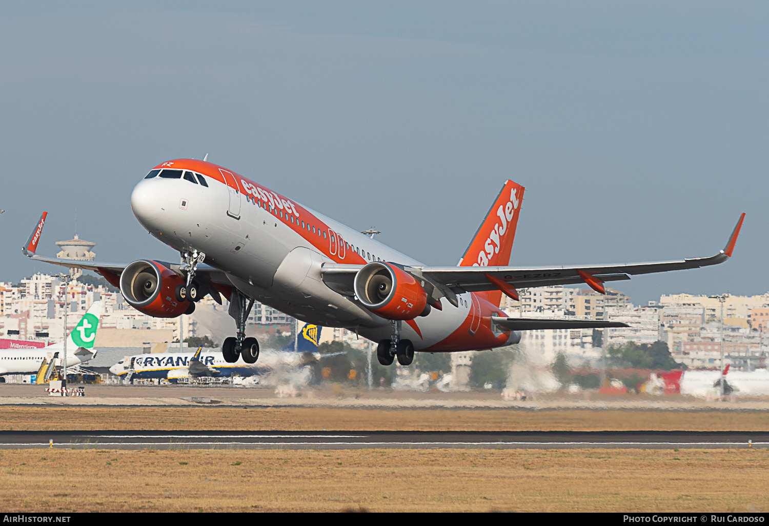 Aircraft Photo of G-EZRZ | Airbus A320-214 | EasyJet | AirHistory.net #642509