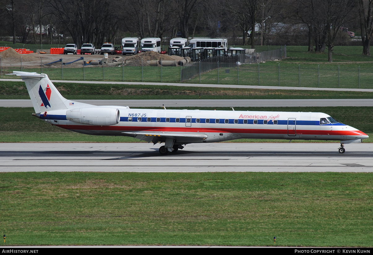 Aircraft Photo of N687JS | Embraer ERJ-145LR (EMB-145LR) | American Eagle | AirHistory.net #642629