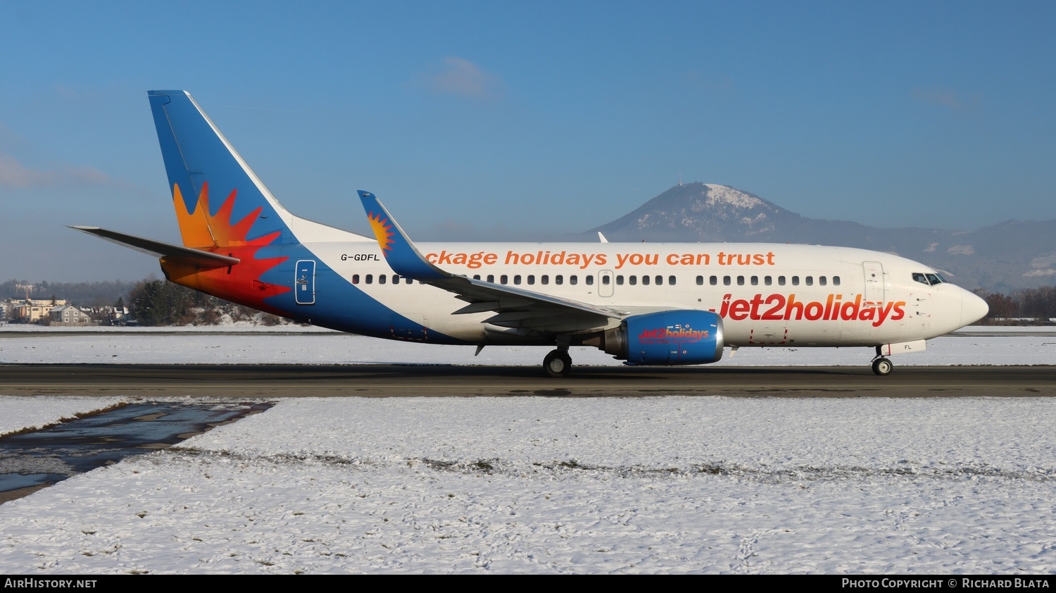 Aircraft Photo of G-GDFL | Boeing 737-36N | Jet2 Holidays | AirHistory.net #642742