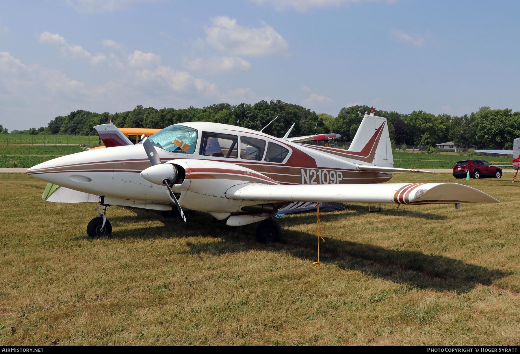 Aircraft Photo of N2109P | Piper PA-23 Apache/Seguin Geronimo | AirHistory.net #642758