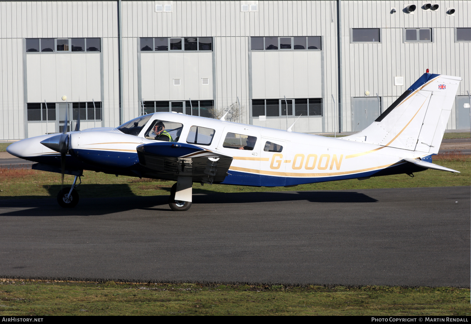 Aircraft Photo of G-OOON | Piper PA-34-220T Seneca III | AirHistory.net #642801
