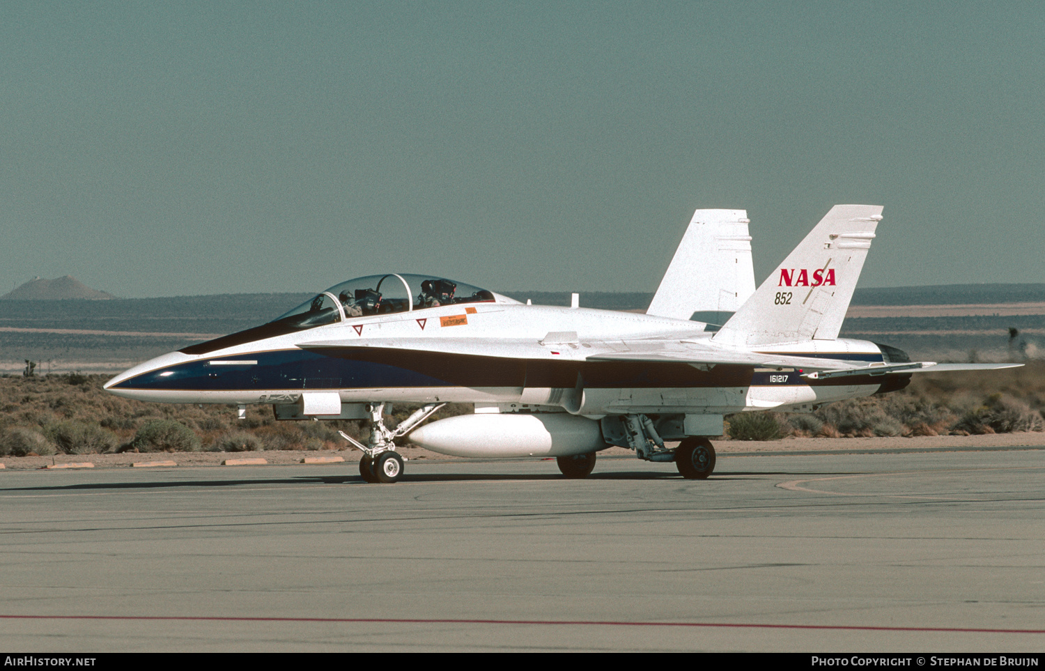 Aircraft Photo of 161217 | McDonnell Douglas F/A-18B Hornet | NASA - National Aeronautics and Space Administration | AirHistory.net #642810