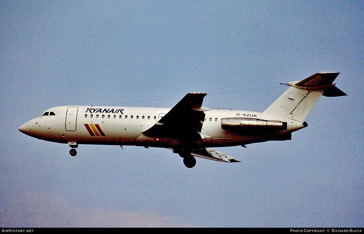 Aircraft Photo of G-AZUK | BAC 111-476FM One-Eleven | Ryanair | AirHistory.net #642959