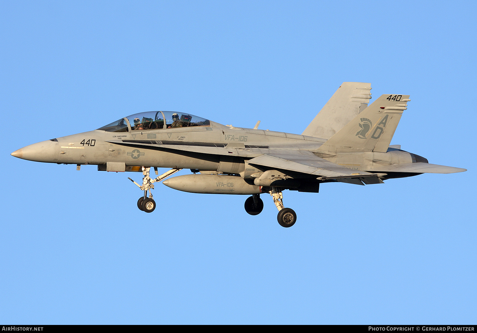 Aircraft Photo of 164263 | McDonnell Douglas F/A-18D Hornet | USA - Navy | AirHistory.net #642984