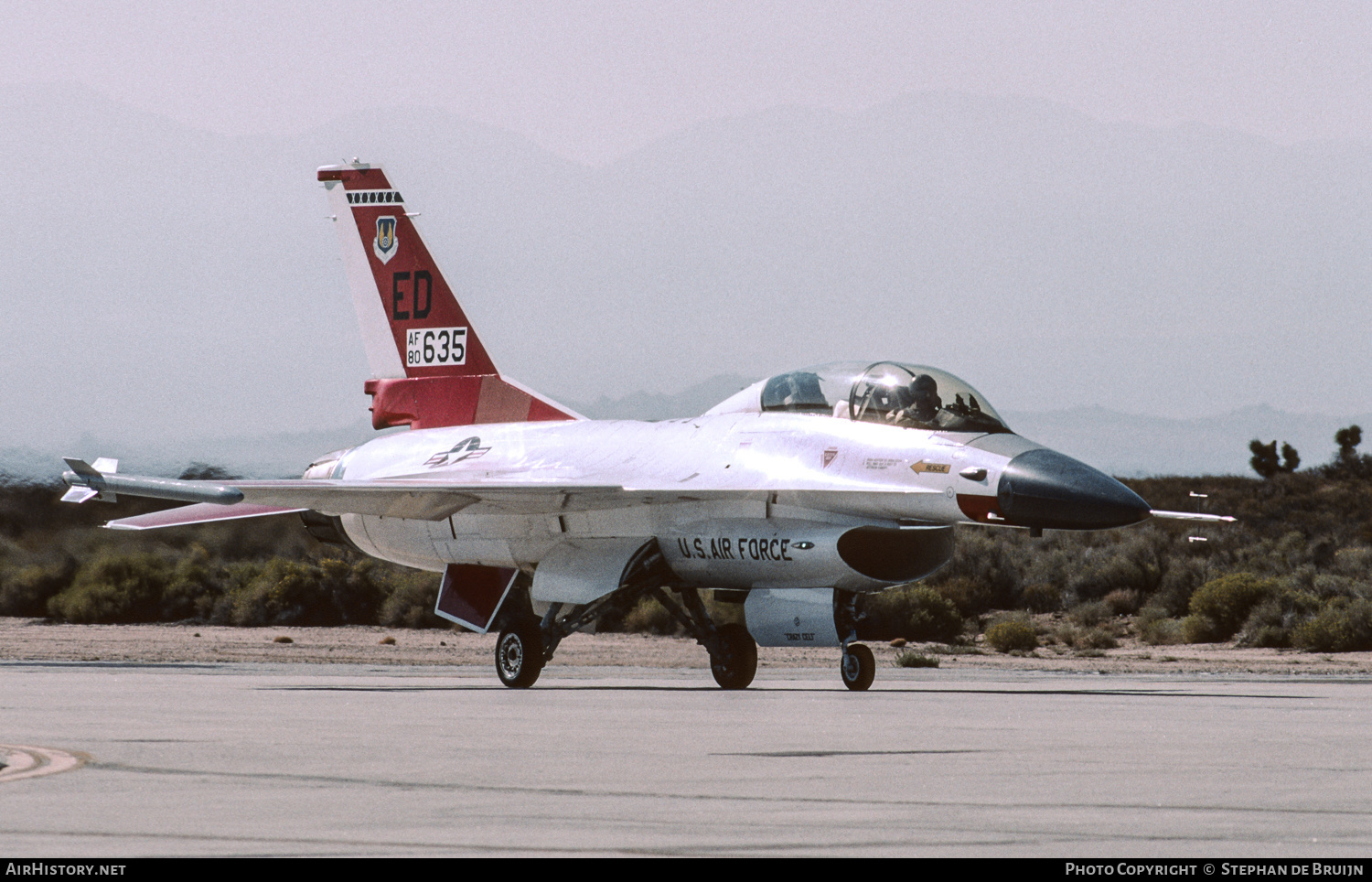 Aircraft Photo of 80-0635 | General Dynamics F-16B Fighting Falcon | USA - Air Force | AirHistory.net #643016