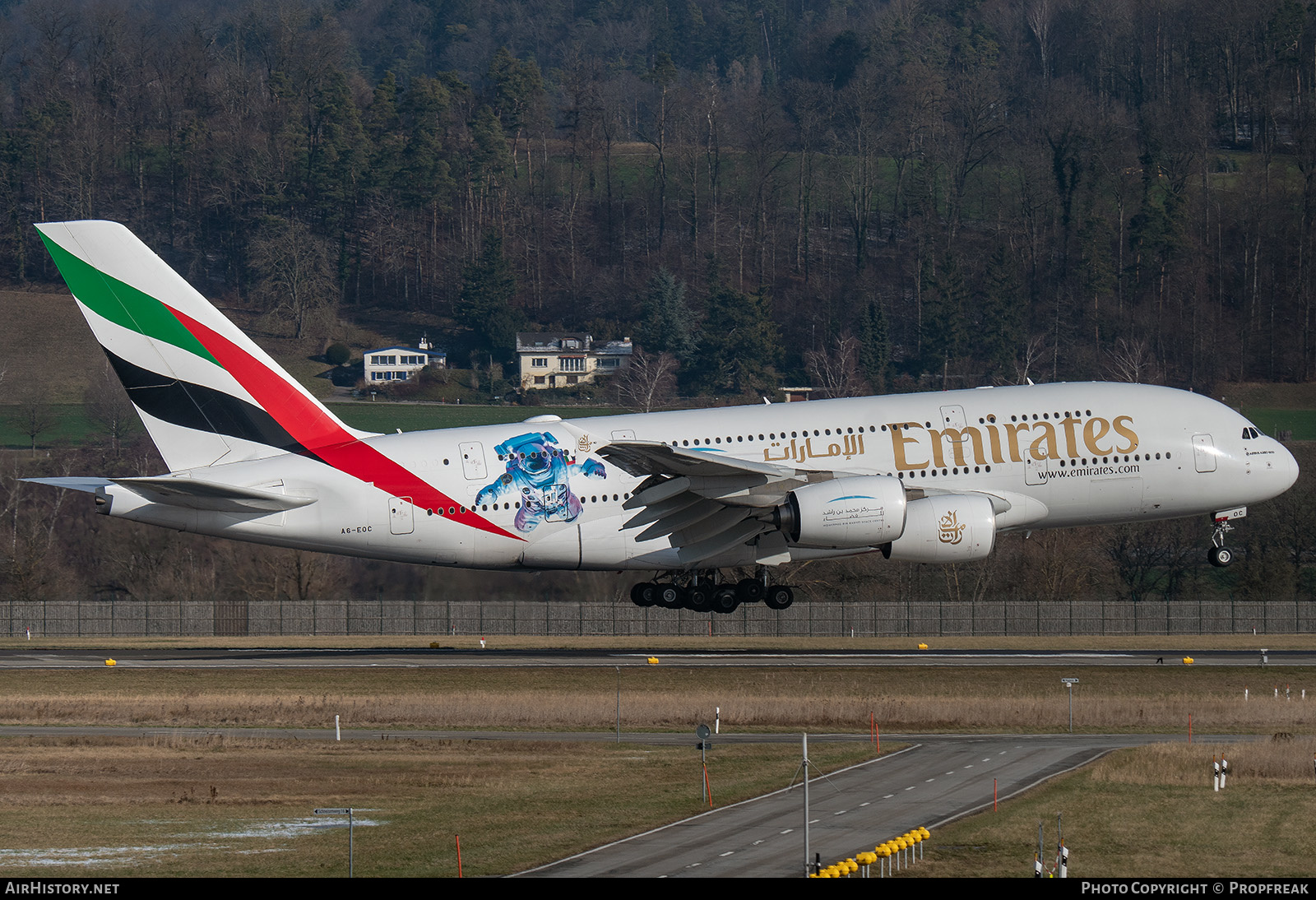 Aircraft Photo of A6-EOC | Airbus A380-861 | Emirates | AirHistory.net #643054