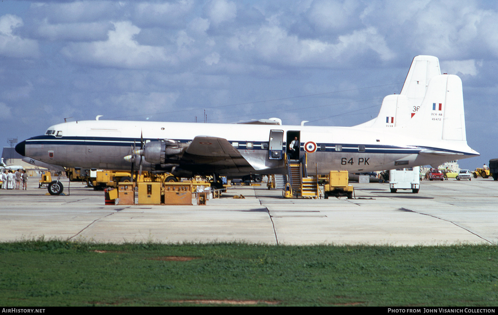 Aircraft photo of 45472 douglas dc 6a b france air force