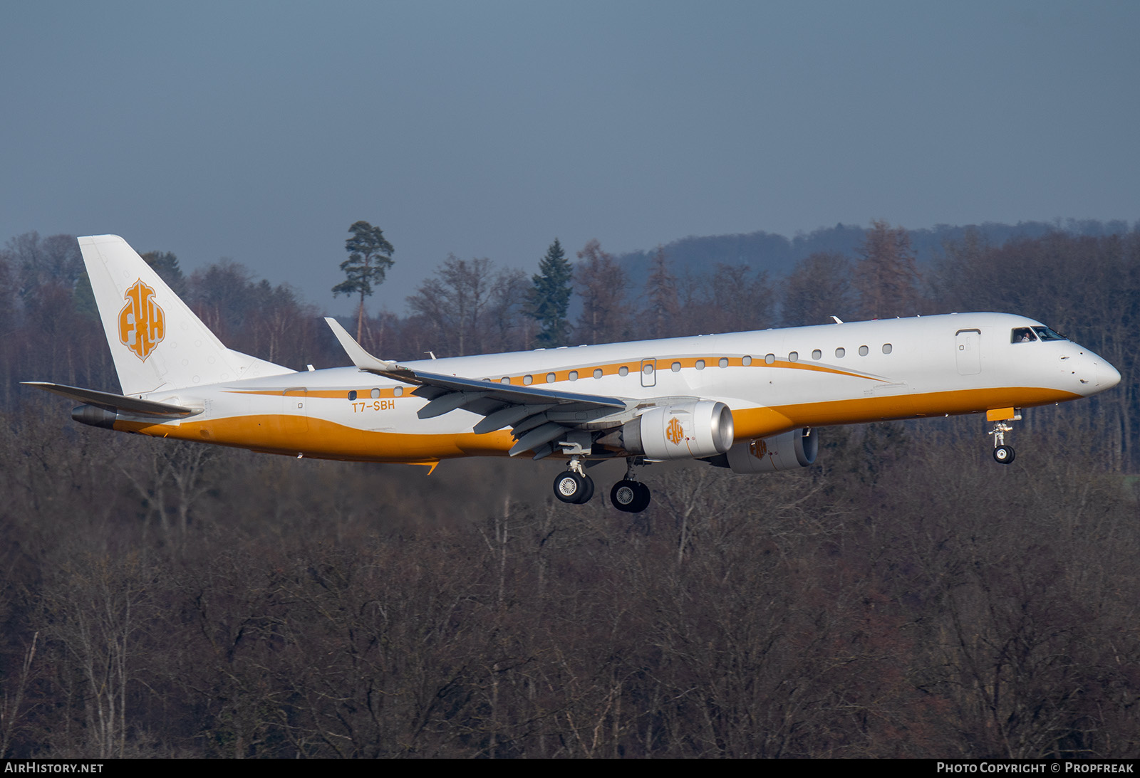 Aircraft Photo of T7-SBH | Embraer Lineage 1000 (ERJ-190-100ECJ) | FAS - Falcon Aviation Service | AirHistory.net #643066