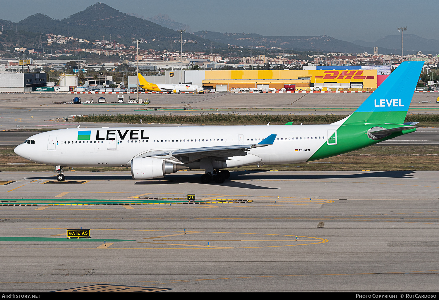 Aircraft Photo of EC-NEN | Airbus A330-202 | Level | AirHistory.net #643181