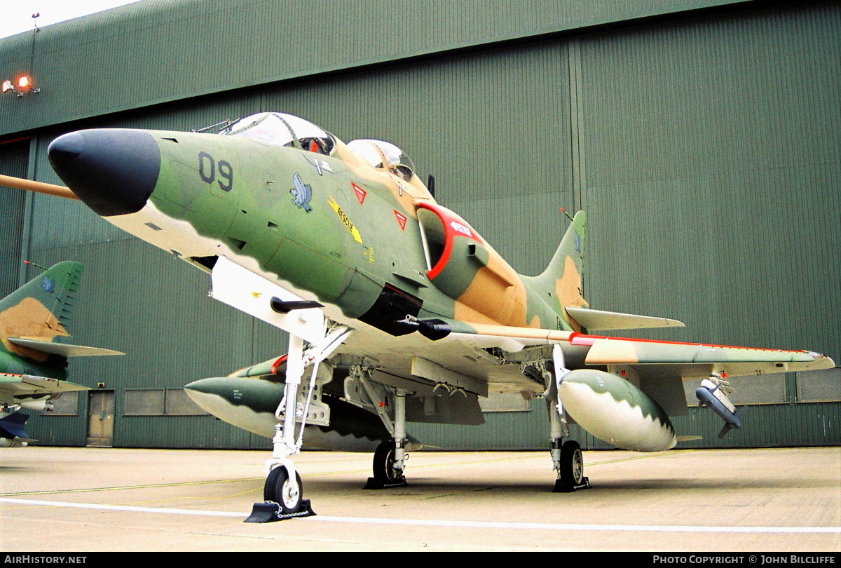 Aircraft Photo of 909 | Douglas TA-4SU Skyhawk | Singapore - Air Force | AirHistory.net #643245