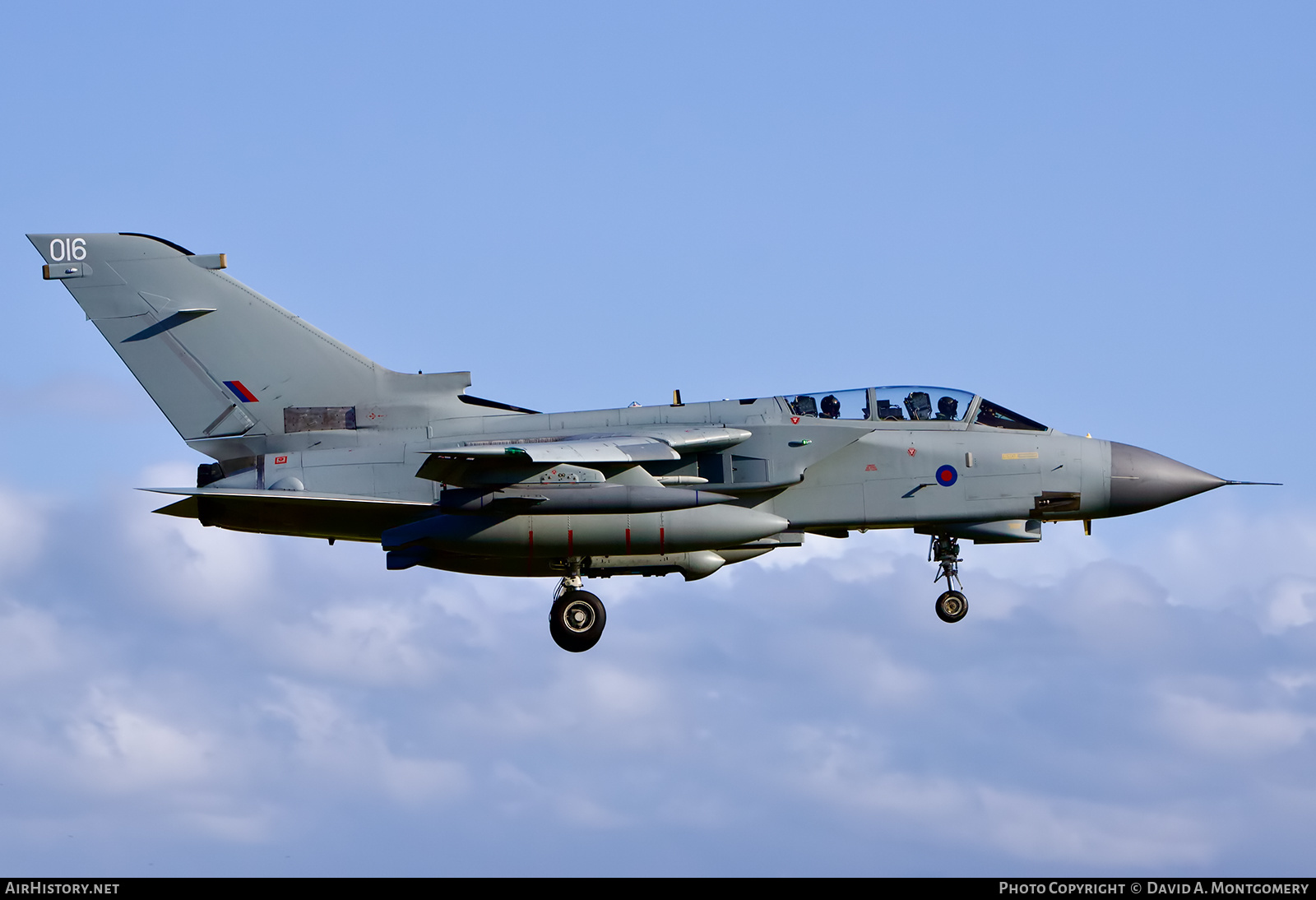 Aircraft Photo of ZA410 | Panavia Tornado GR4 | UK - Air Force | AirHistory.net #643250
