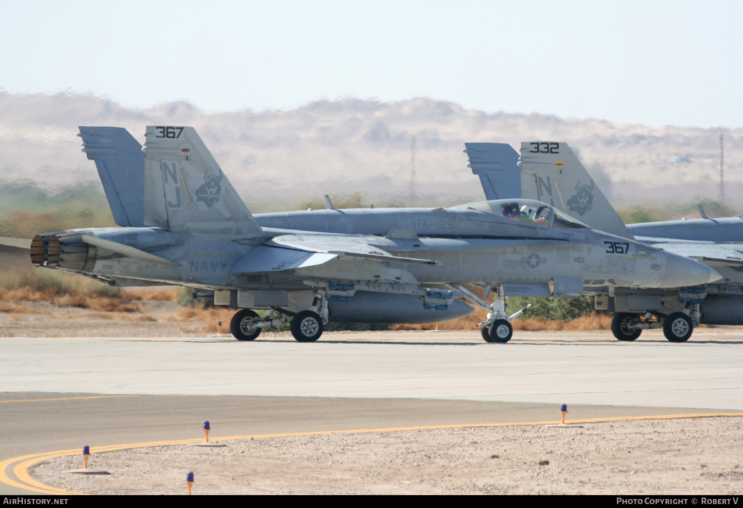 Aircraft Photo of 164217 | McDonnell Douglas F/A-18C Hornet | USA - Navy | AirHistory.net #643321