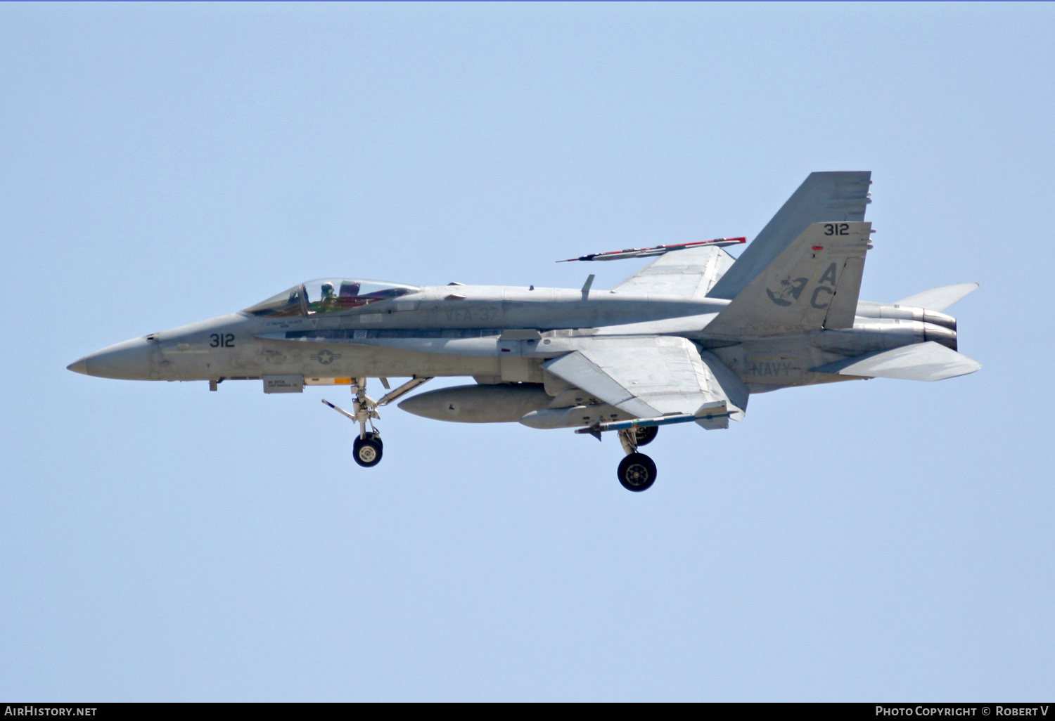 Aircraft Photo of 165176 | McDonnell Douglas F/A-18C Hornet | USA - Navy | AirHistory.net #643396