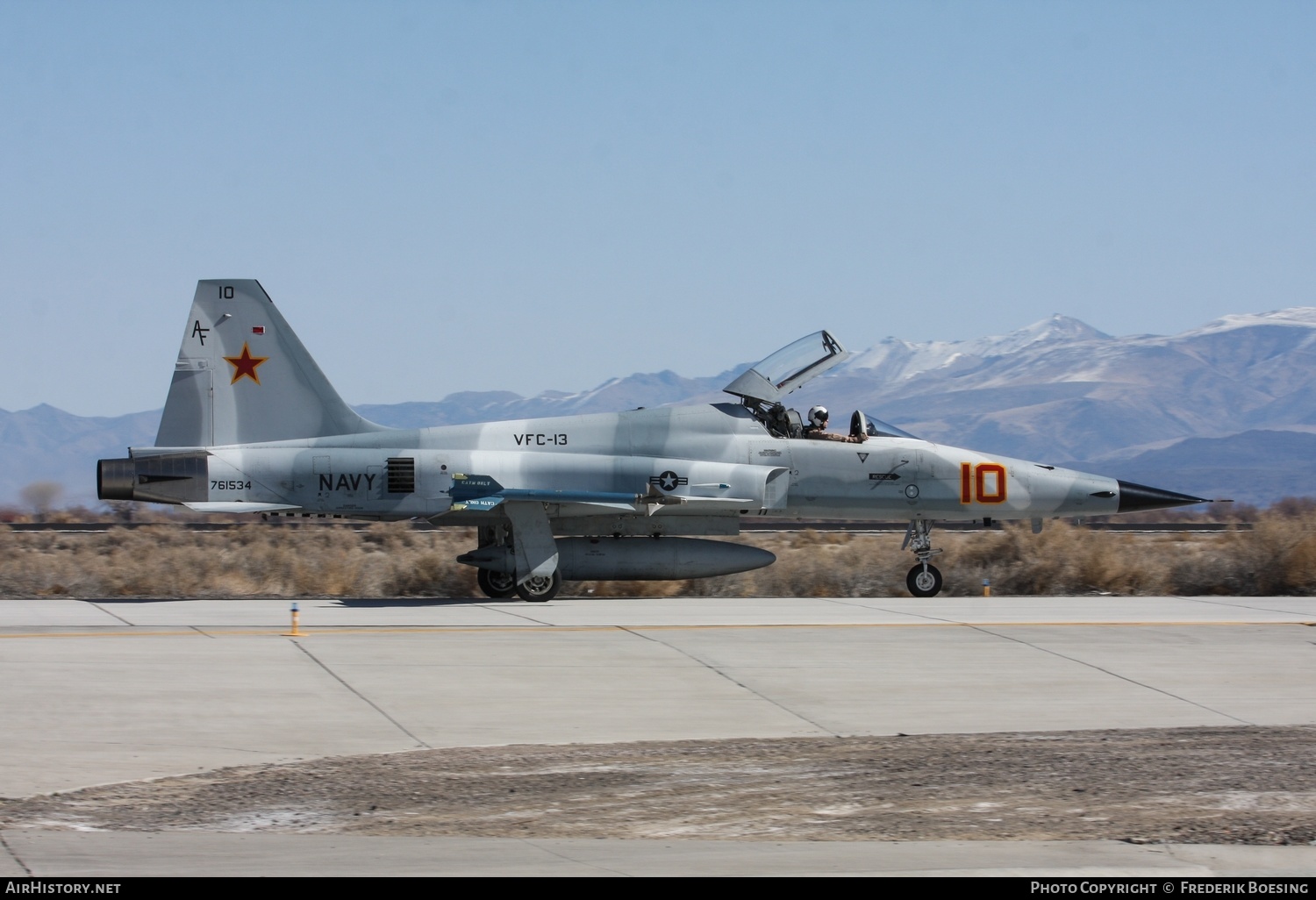Aircraft Photo of 761534 / 10 red | Northrop F-5N Tiger II | USA - Navy | AirHistory.net #643439