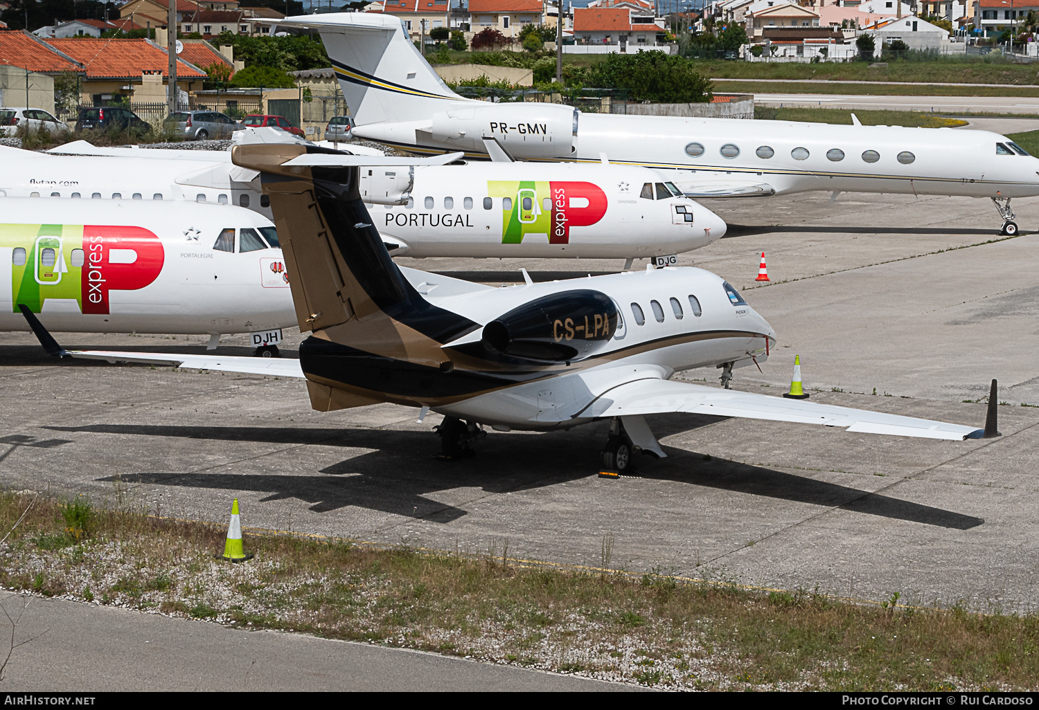 Aircraft Photo of CS-LPA | Embraer EMB-505 Phenom 300 | AirHistory.net #643453
