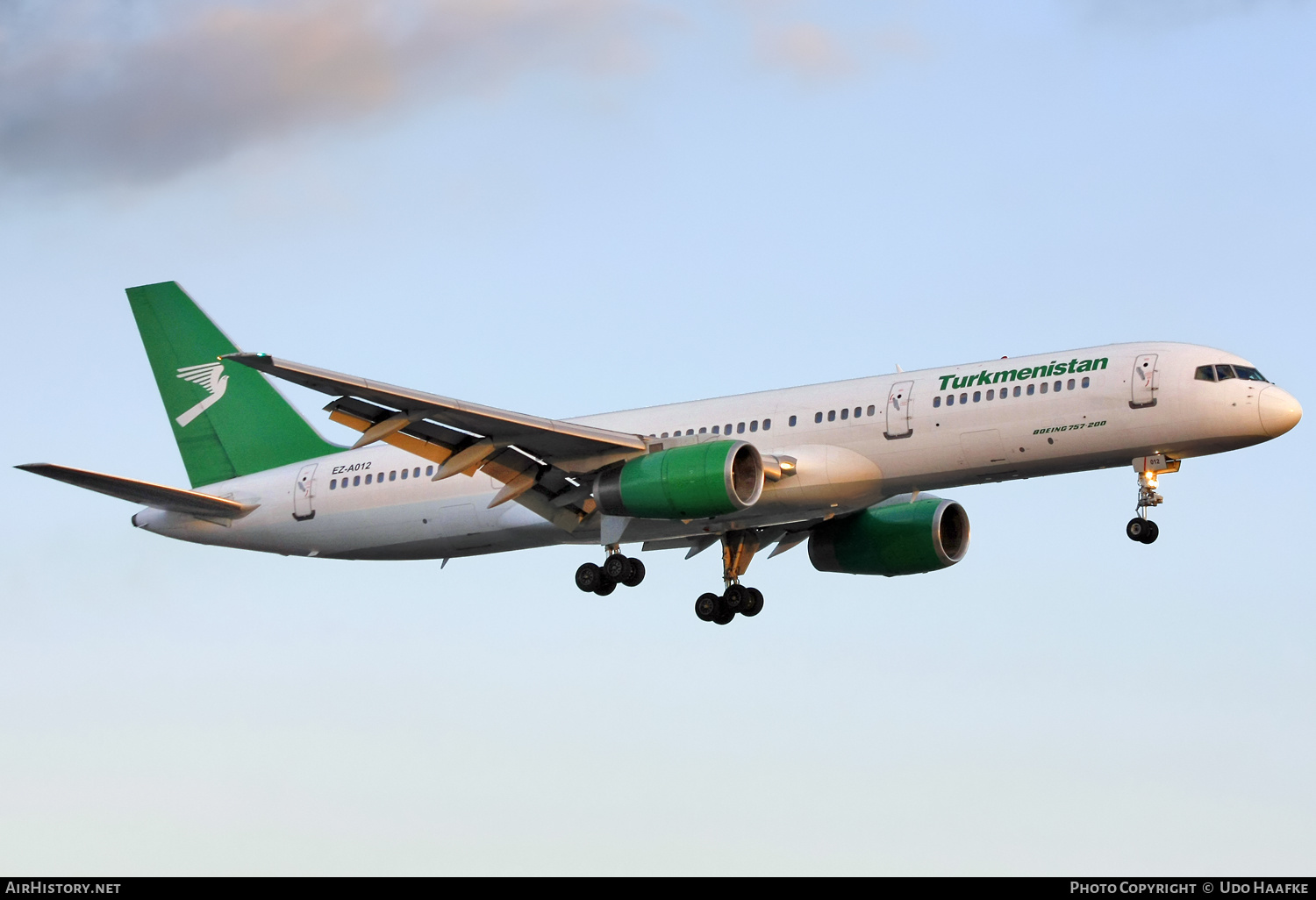 Aircraft Photo of EZ-A012 | Boeing 757-22K | Turkmenistan Airlines | AirHistory.net #643458