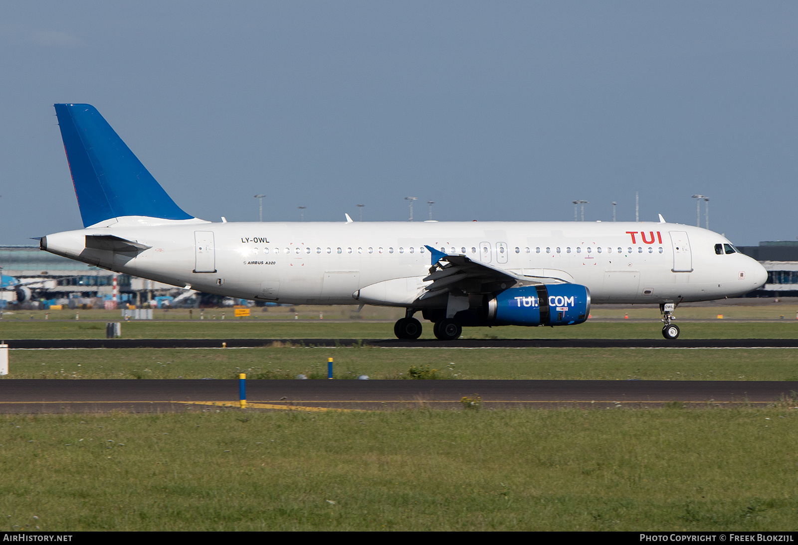 Aircraft Photo of LY-OWL | Airbus A320-232 | TUI | AirHistory.net #643637