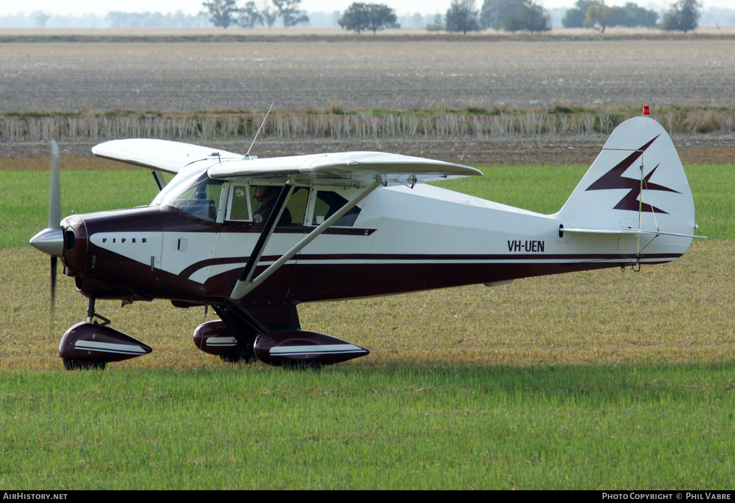 Aircraft Photo of VH-UEN | Piper PA-22-150 Tri-Pacer | AirHistory.net #643745