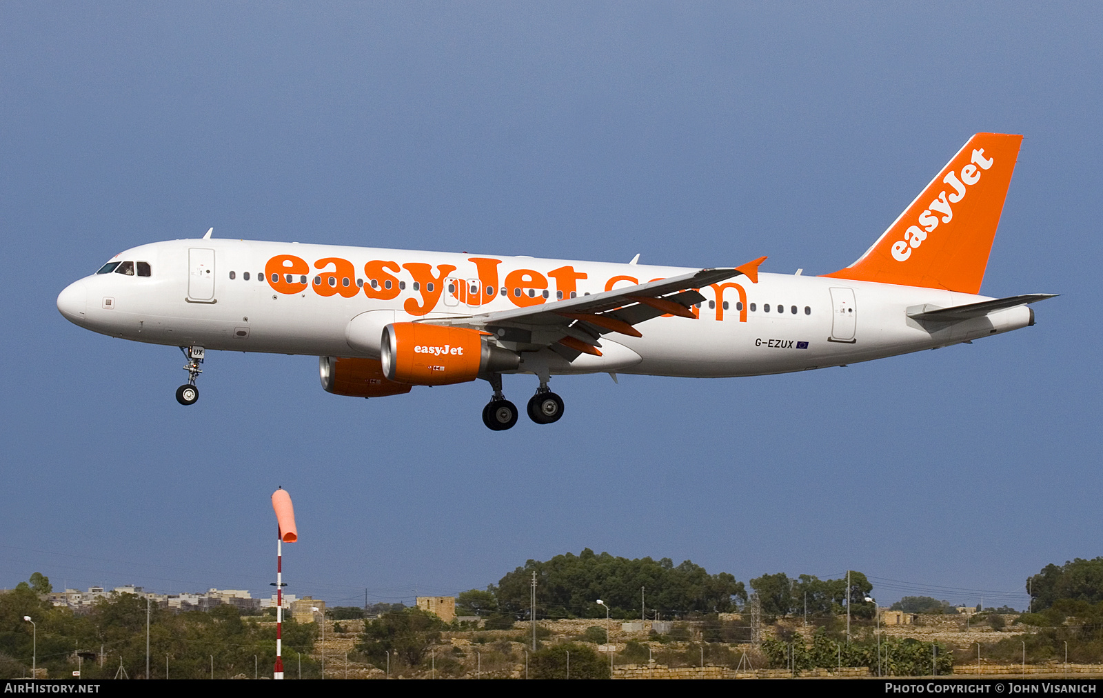 Aircraft Photo of G-EZUX | Airbus A320-214 | EasyJet | AirHistory.net #643829