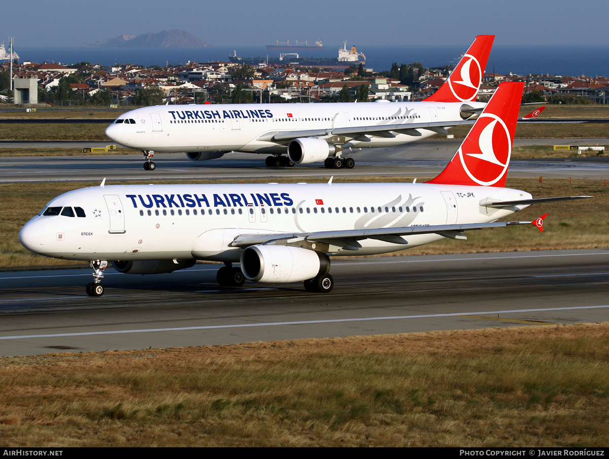 Aircraft Photo of TC-JPK | Airbus A320-232 | Turkish Airlines | AirHistory.net #643885