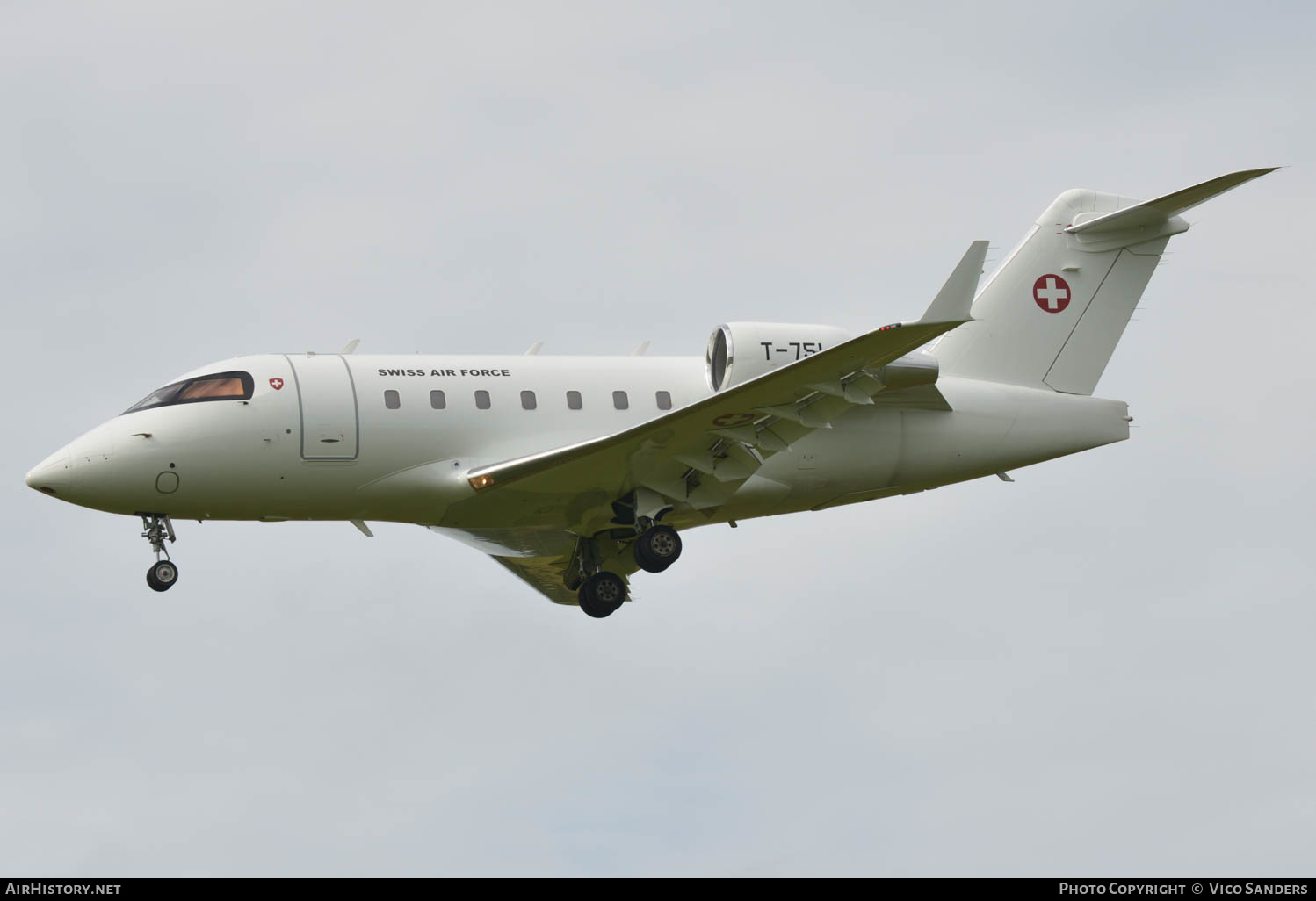 Aircraft Photo of T-751 | Bombardier Challenger 604 (CL-600-2B16) | Switzerland - Air Force | AirHistory.net #643903