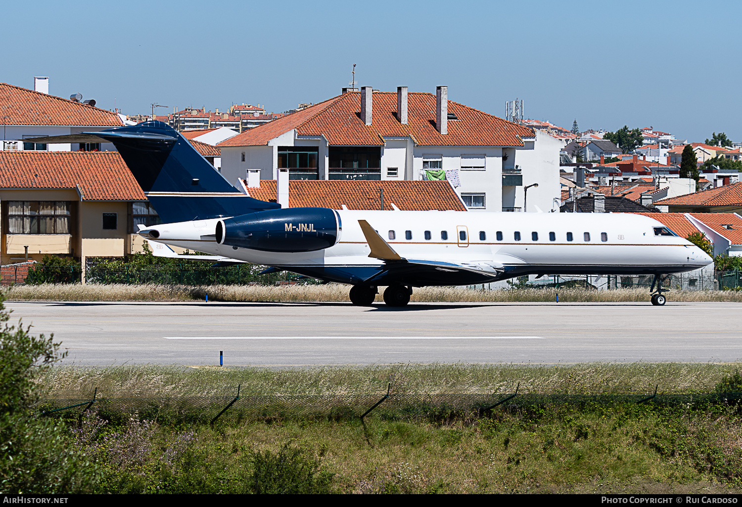 Aircraft Photo of M-JNJL | Bombardier Global Express (BD-700-1A10) | AirHistory.net #643925
