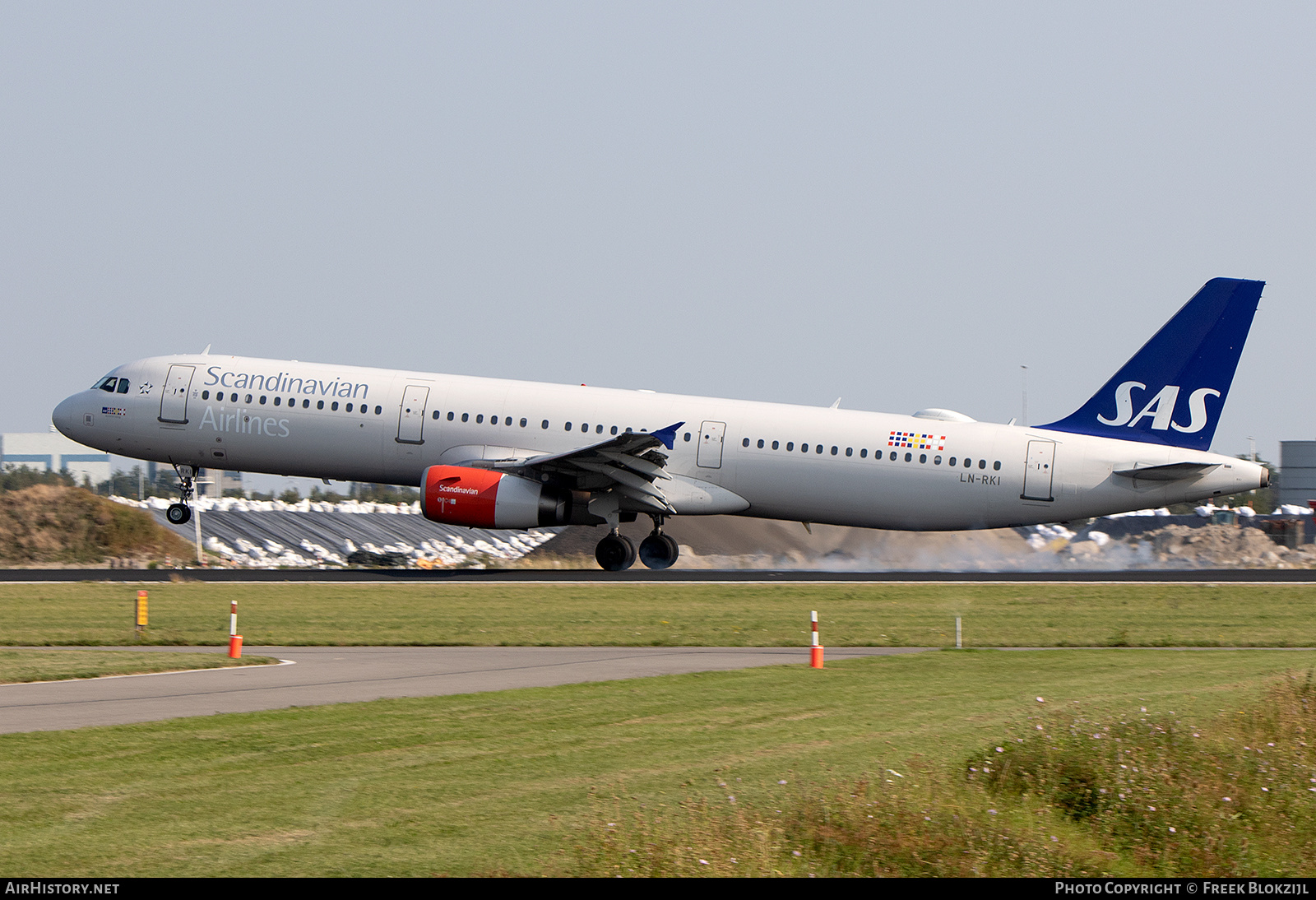 Aircraft Photo of LN-RKI | Airbus A321-232 | Scandinavian Airlines - SAS | AirHistory.net #643998