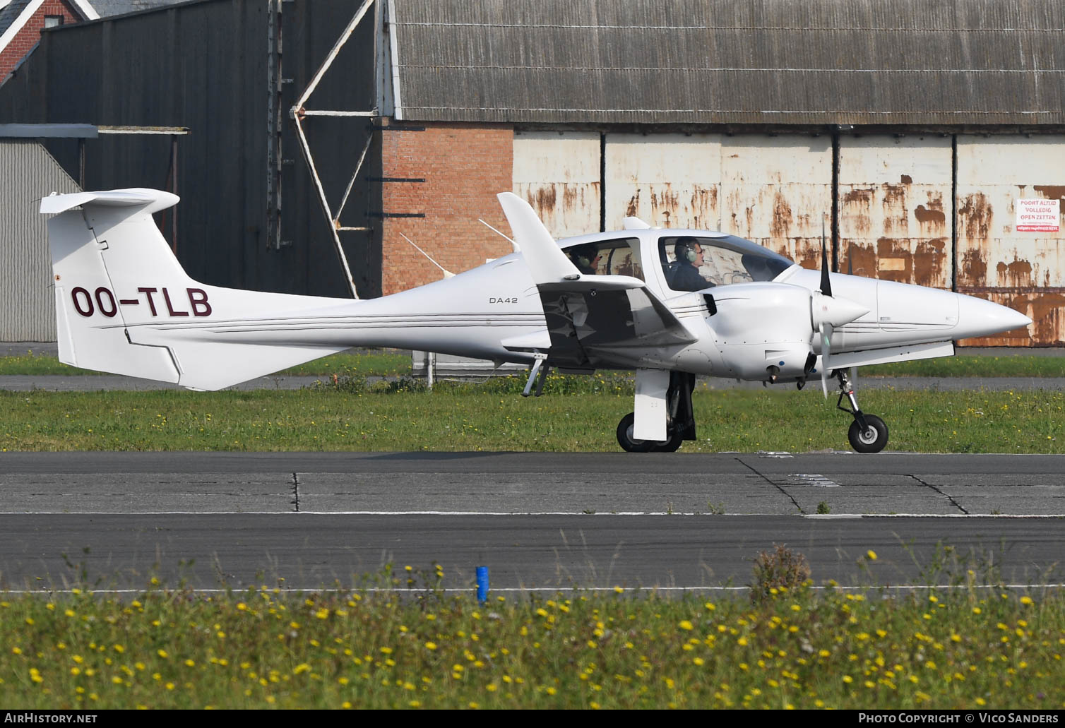 Aircraft Photo of OO-TLB | Diamond DA42 NG Twin Star | AirHistory.net #644067