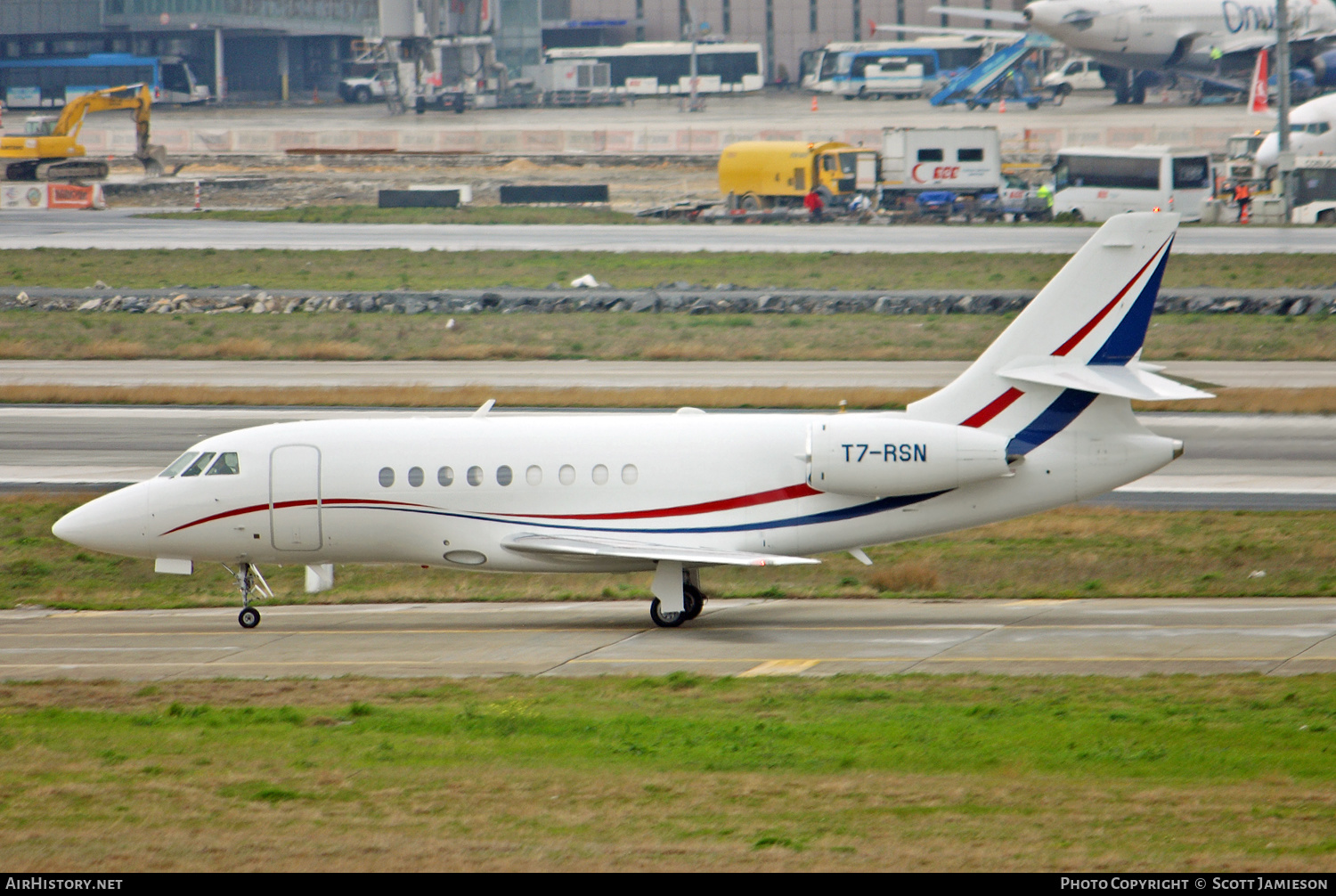 Aircraft Photo of T7-RSN | Dassault Falcon 2000 | AirHistory.net #644192
