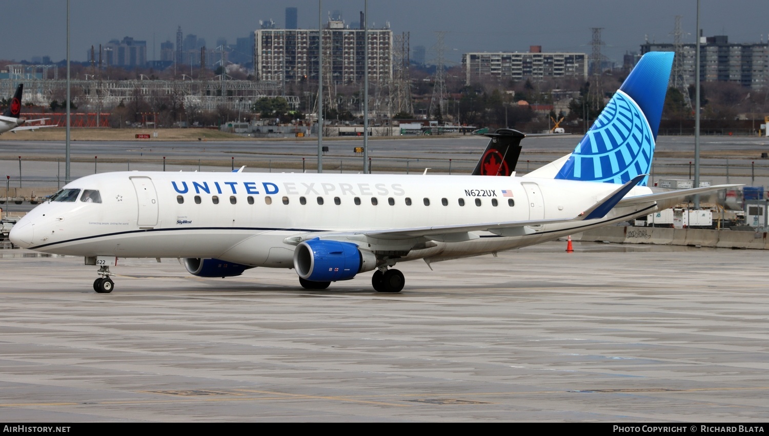 Aircraft Photo of N622UX | Embraer 175LR (ERJ-170-200LR) | United Express | AirHistory.net #644238