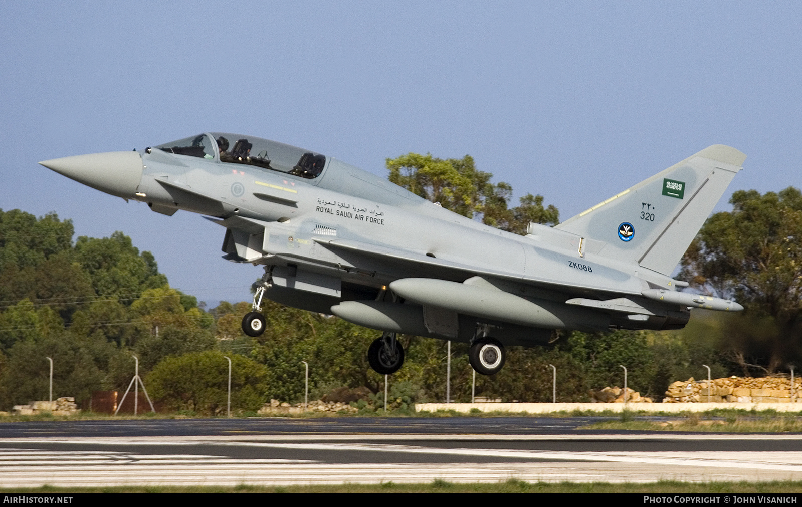 Aircraft Photo of 320 / ZK088 | Eurofighter EF-2000 Typhoon T | Saudi Arabia - Air Force | AirHistory.net #644500