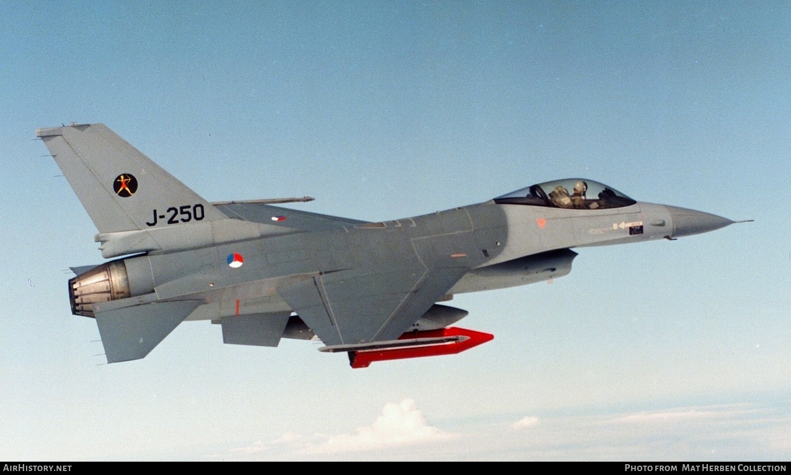 Aircraft Photo of J-250 | General Dynamics F-16A Fighting Falcon | Netherlands - Air Force | AirHistory.net #644522