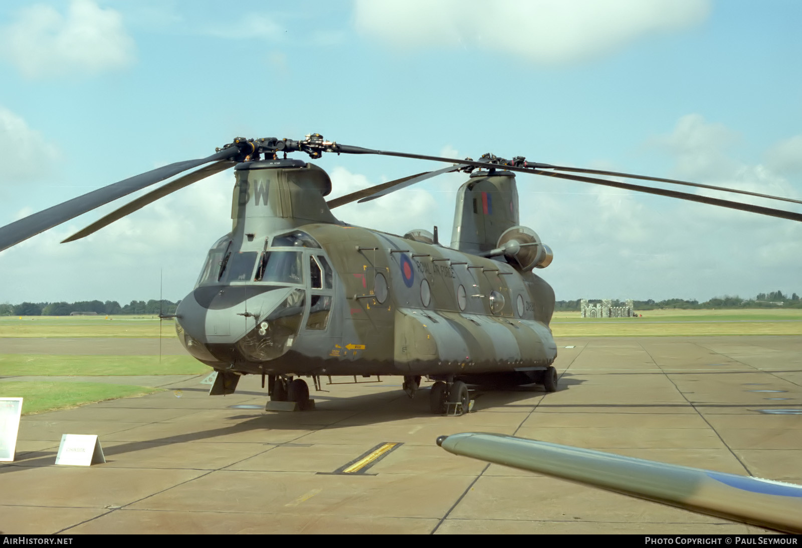 Aircraft Photo of ZA680 | Boeing Vertol Chinook HC1 (352) | UK - Air Force | AirHistory.net #644604