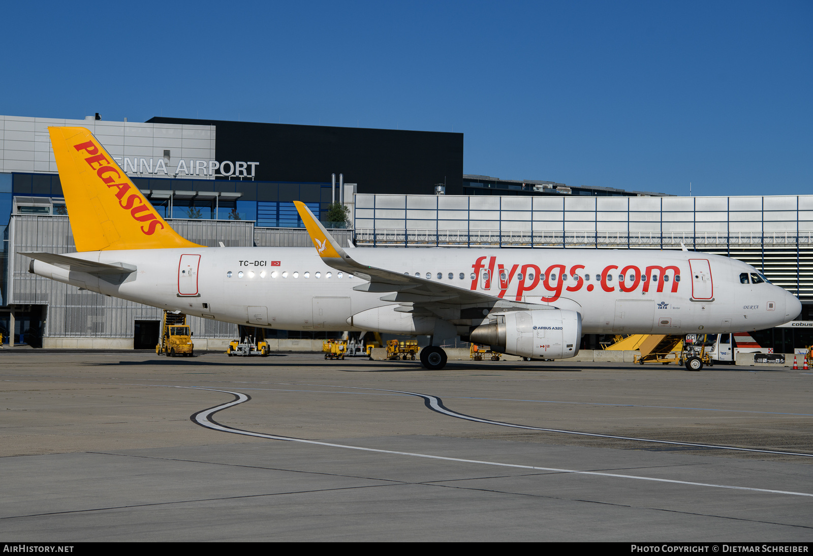 Aircraft Photo of TC-DCI | Airbus A320-216 | Pegasus Airlines | AirHistory.net #644630