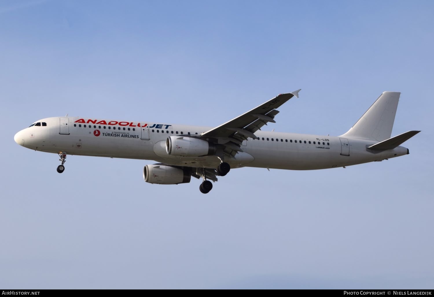 Aircraft Photo of YL-LDS | Airbus A321-231 | AnadoluJet | AirHistory.net #644633