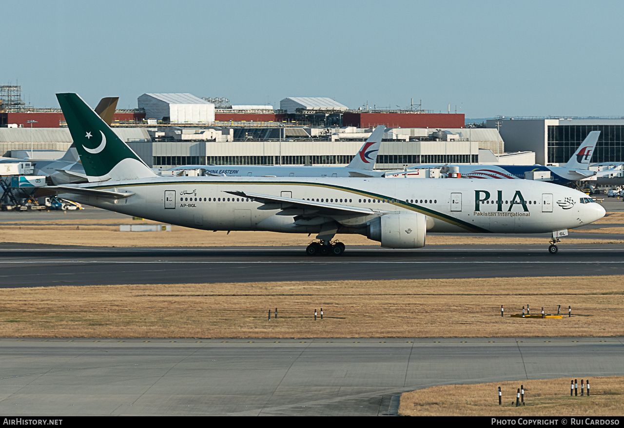 Aircraft Photo of AP-BGL | Boeing 777-240/ER | Pakistan International Airlines - PIA | AirHistory.net #644710