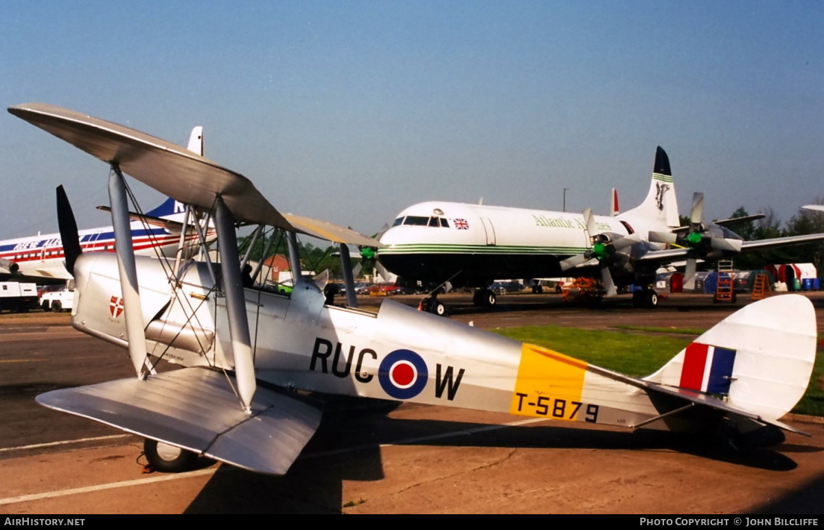 Aircraft Photo of G-AXBW / T5879 | De Havilland D.H. 82A Tiger Moth II | UK - Air Force | AirHistory.net #644749
