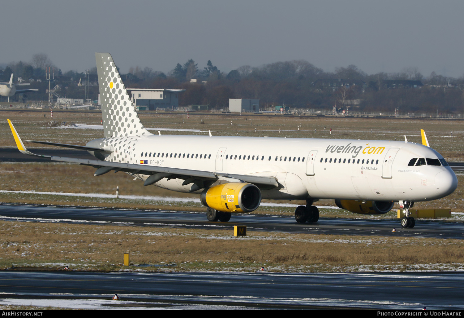 Aircraft Photo of EC-MGY | Airbus A321-231 | Vueling Airlines | AirHistory.net #644861
