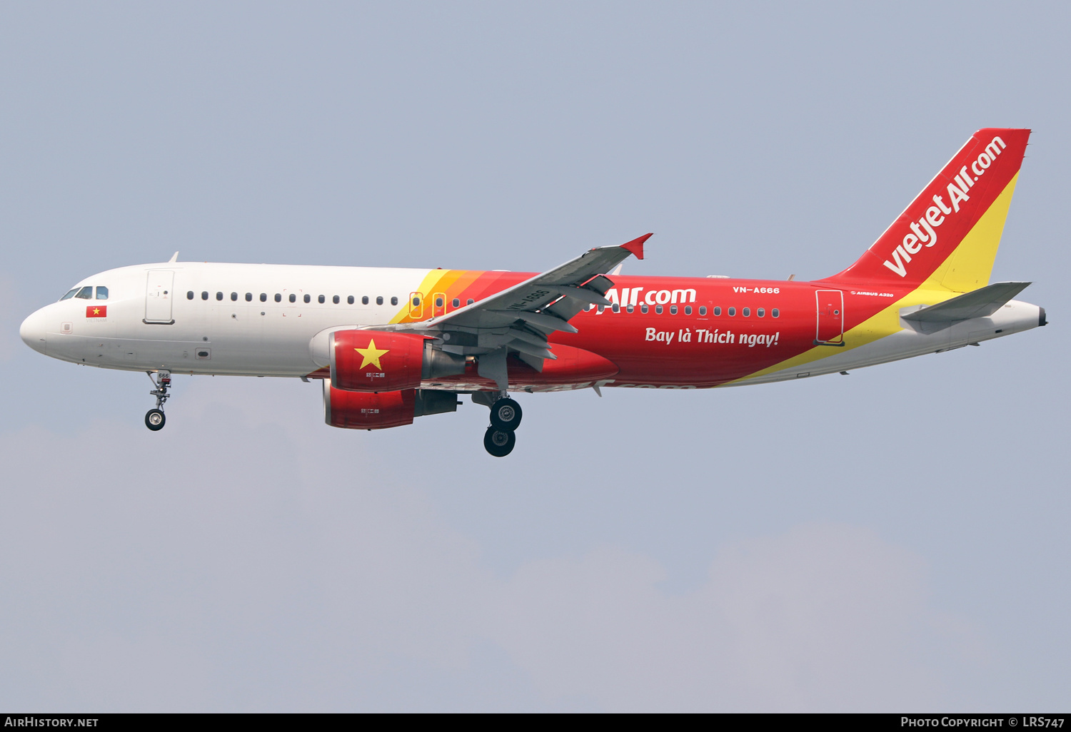 Aircraft Photo of VN-A666 | Airbus A320-214 | VietJet Air | AirHistory.net #644959