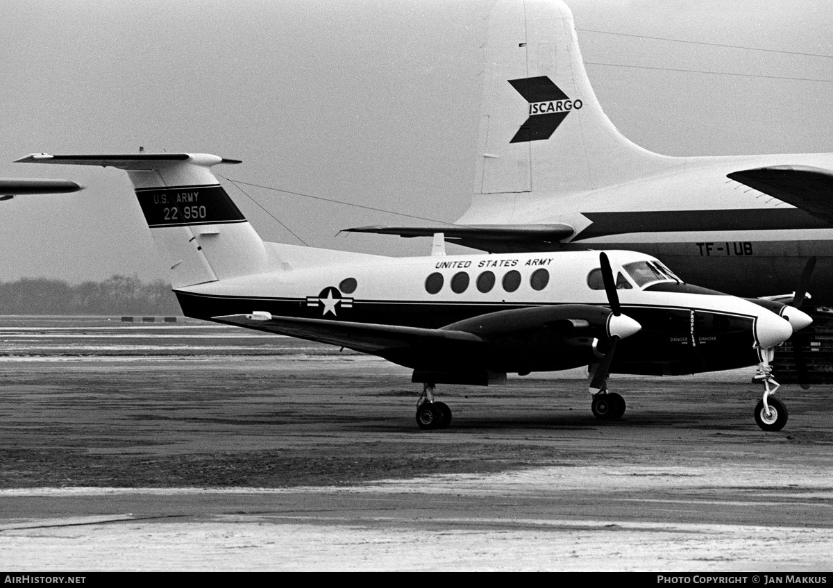 Aircraft Photo of 77-22950 / 22950 | Beech C-12A Huron | USA - Army | AirHistory.net #644988