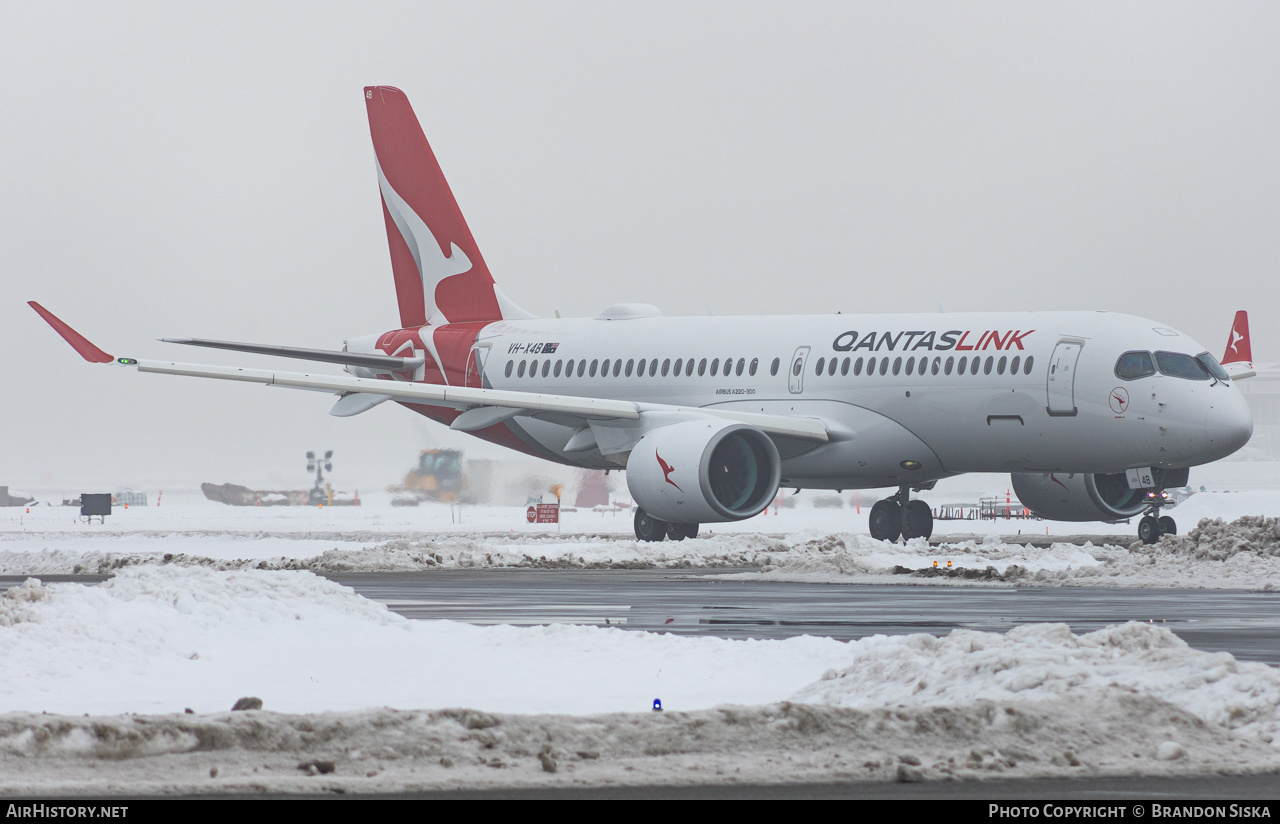 Aircraft Photo of VH-X4B | Bombardier CSeries CS300 (BD-500-1A11) | QantasLink | AirHistory.net #645052