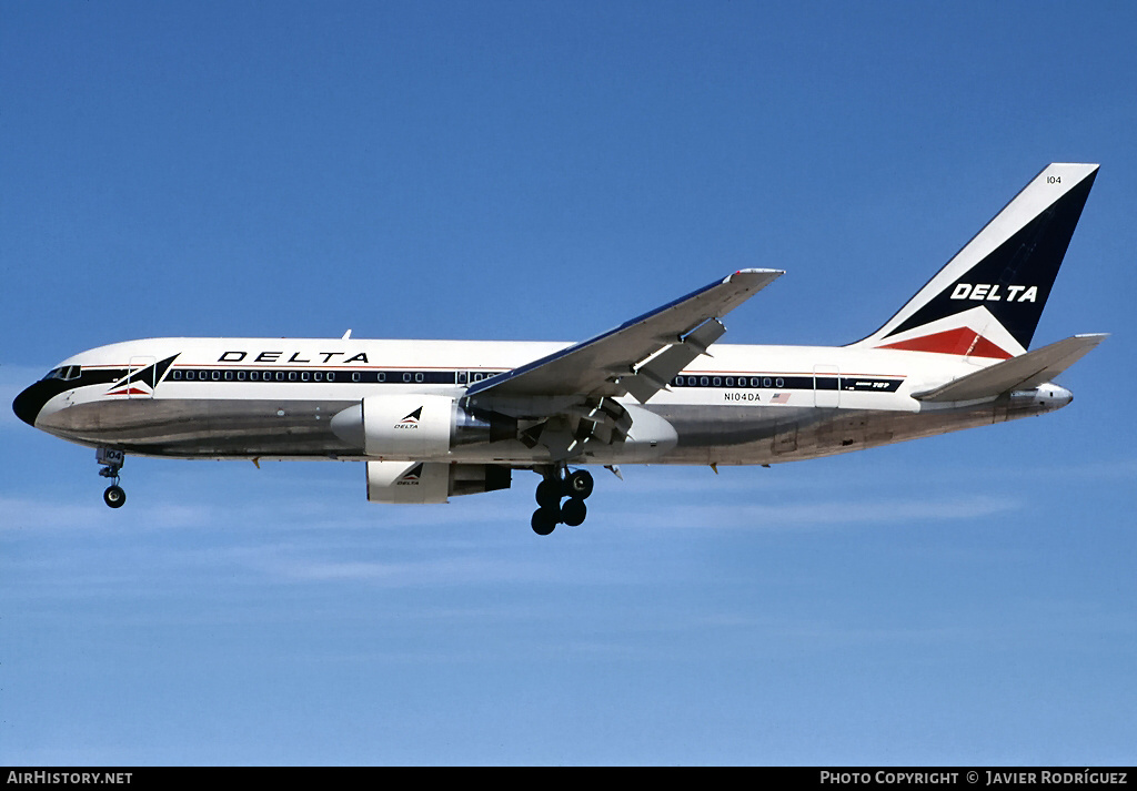 Aircraft Photo of N104DA | Boeing 767-232 | Delta Air Lines | AirHistory.net #645116