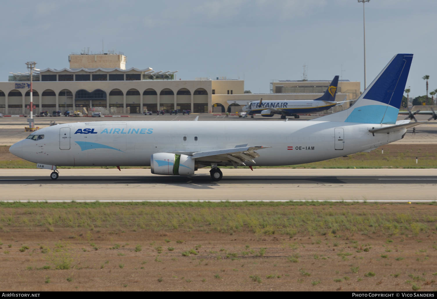 Aircraft Photo of OE-IAM | Boeing 737-490(SF) | ASL Airlines | AirHistory.net #645197