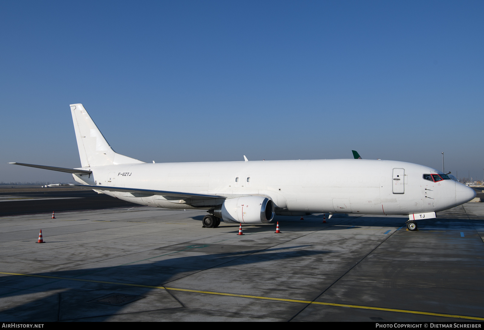 Aircraft Photo of F-GZTJ | Boeing 737-4S3(SF) | ASL Airlines | AirHistory.net #645207